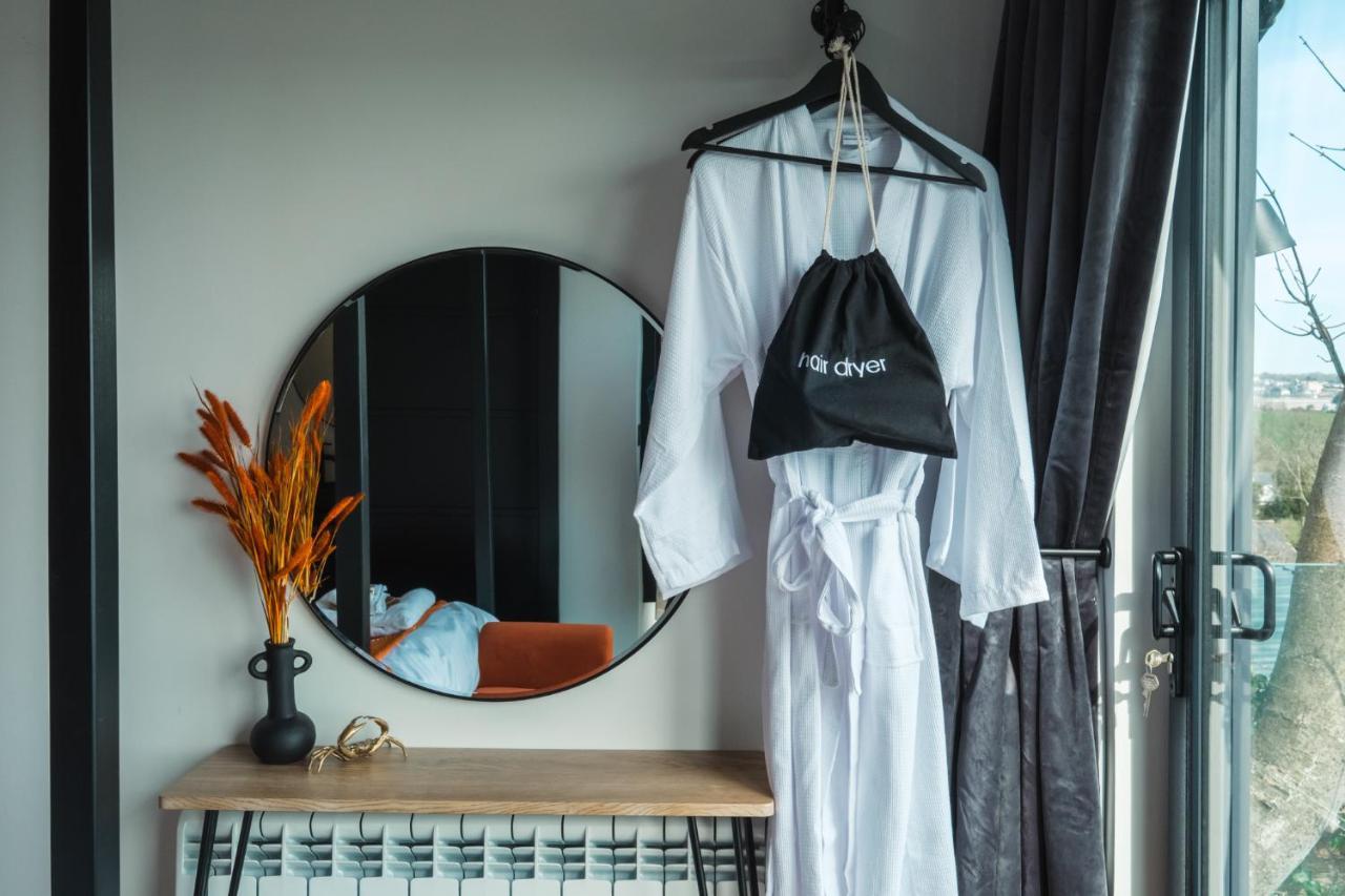 Priory Bay Escapes - Visum Apartment เท็นบี ภายนอก รูปภาพ