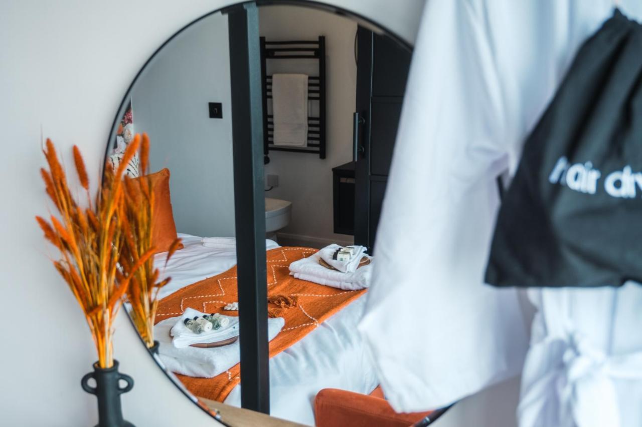Priory Bay Escapes - Visum Apartment เท็นบี ภายนอก รูปภาพ